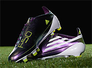 Adapter sa chaussure de football � la surface du terrain