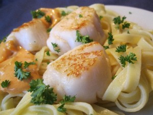 Tagliatelles aux Coquilles Saint-Jacques sauce corail